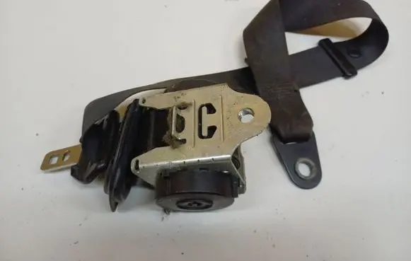 Mini One - Cooper R50 - 53 Front seatbelt 7118130