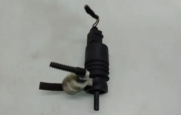 Mercedes-Benz B W245 Windscreen/windshield washer pump 2048660221