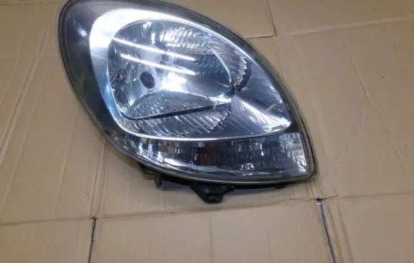 Renault Kangoo I Headlight/headlamp 8200236591
