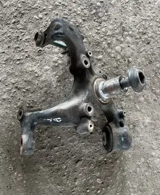 Audi A4 S4 B6 8E 8H Rear wheel hub spindle/knuckle 