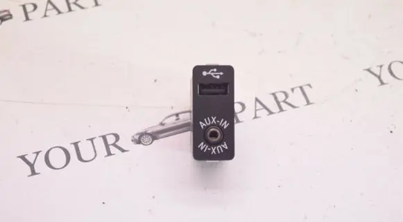 BMW 5 F10 F11 AUX in-socket connector 9237653