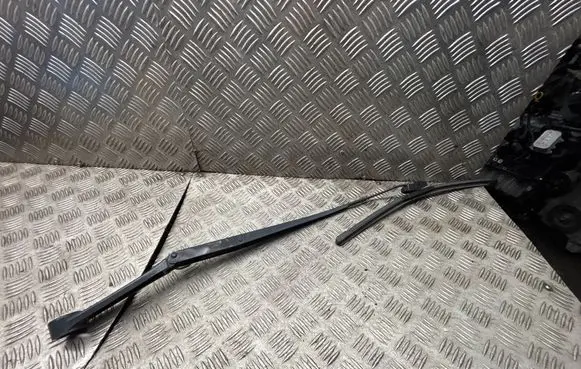 KIA Sportage Headlight wiper arm