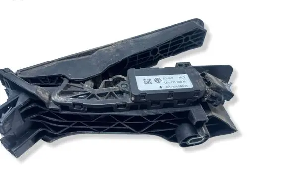 Volkswagen Golf Plus Accelerator throttle pedal 1K1721503M