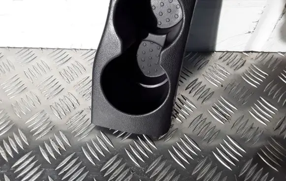 Cup holder front