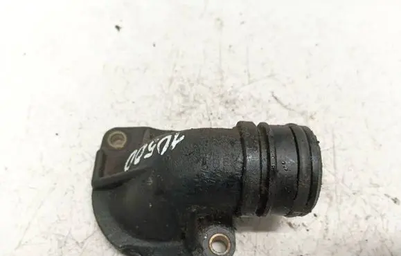 Volkswagen Golf III Engine coolant pipe/hose 037121121a