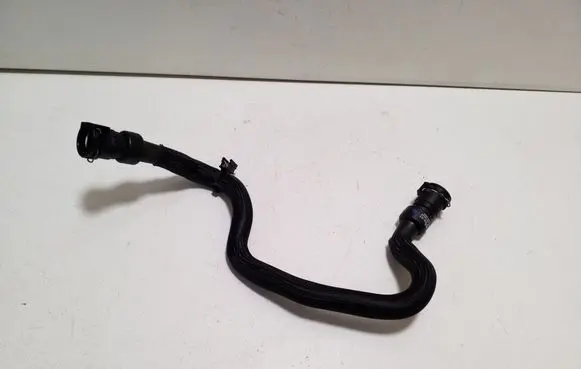 Engine coolant pipe/hose