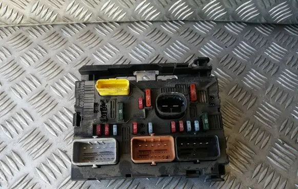 Peugeot 307 Fuse module 9661087080 BSML1100 BSML11