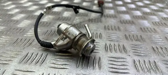 Skoda Superb B8 (3V) AdBlue injector 04L131113P