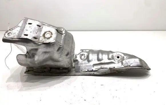 BMW 5 G30 G31 G38 Exhaust heat shield 8585811