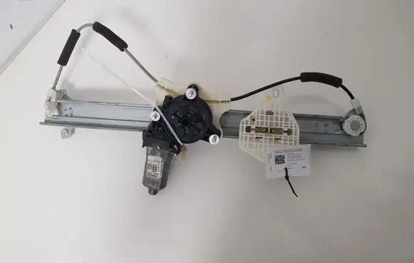 Hyundai i20 (GB IB) Front door window regulator with motor 82401C7010 8B06207
