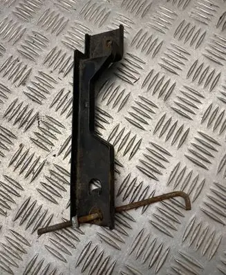 Battery bracket