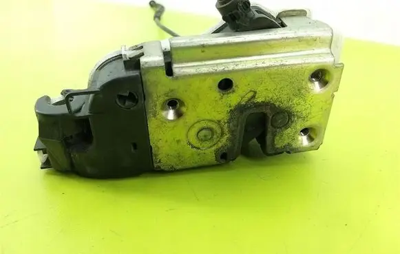 Citroen C3 Front door lock 