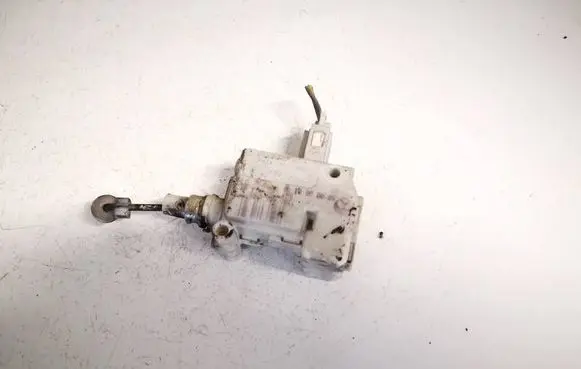 Skoda Octavia Mk1 (1U) Central locking motor 3b0959781