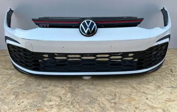 Volkswagen Golf VIII Front bumper 