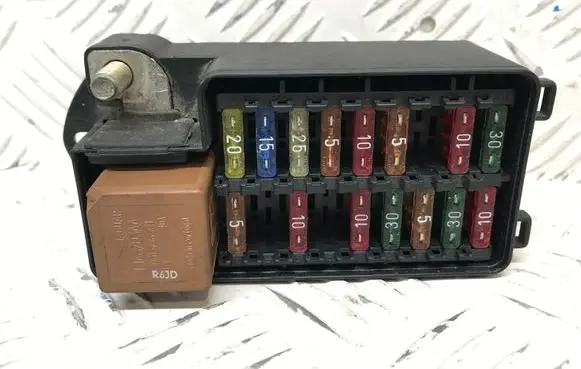 Jaguar XJ X308 Fuse module LNC2800AC