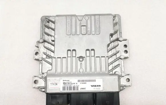 Volvo V60 Engine control unit/module S180134102B 31355669