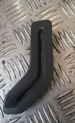 Volvo V50 Seat belt trim 31250174