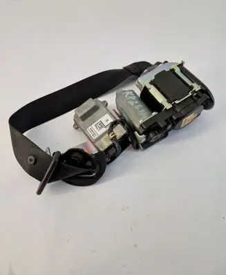 Mercedes-Benz C W204 Front seatbelt 610099700d