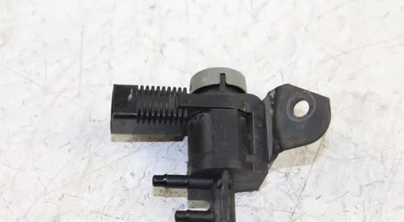 Audi A6 S6 C6 4F Turbo solenoid valve 1K0906283A