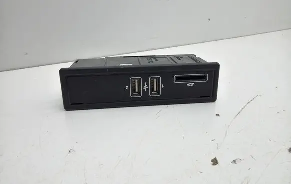 Mercedes-Benz C W205 USB socket connector A2058200526
