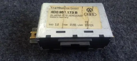 Audi A4 S4 B5 8D Alarm control unit/module 4D0951173B