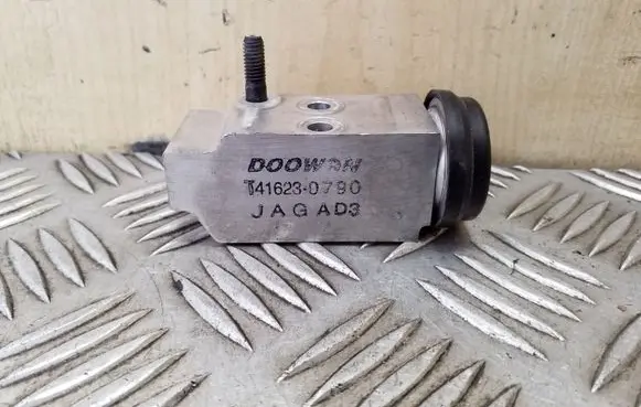 Hyundai i40 Air conditioning (A/C) expansion valve T416230790