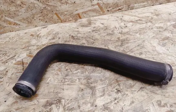 Maserati Quattroporte Engine coolant pipe/hose