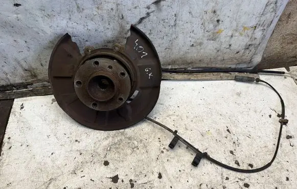 BMW 3 E90 E91 Rear wheel hub 6761579