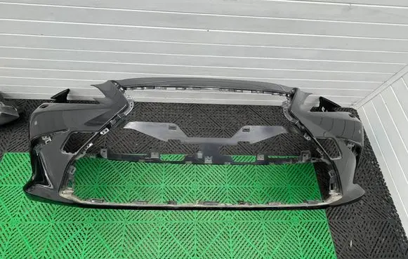 Lexus ES 300h (6th Gen) Front bumper 5211933B60