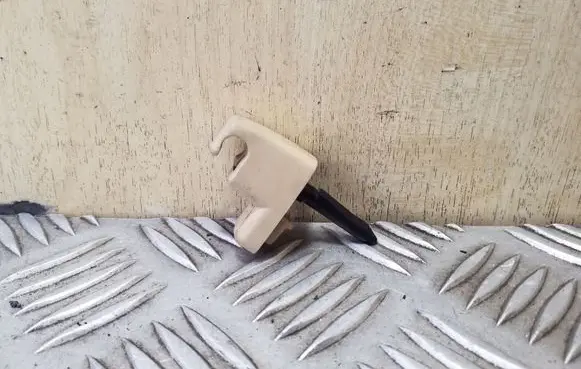 Sun visor clip/hook/bracket