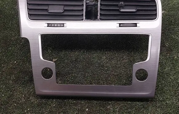 Volkswagen Golf VII Dash center air vent grill 5G1819743