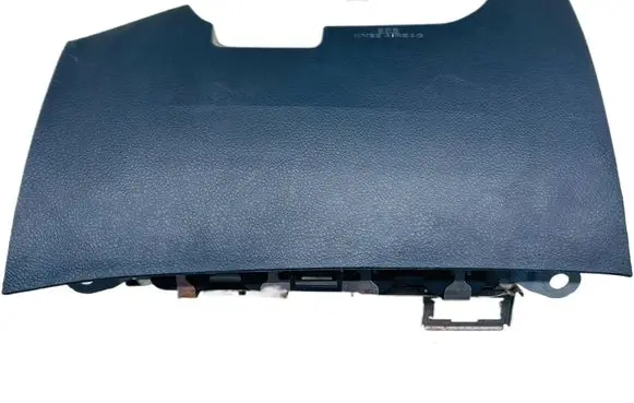 Toyota Avensis T270 Knee airbag 