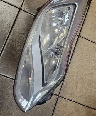 Ford Focus Headlight/headlamp 14819 BM5113W029AJ