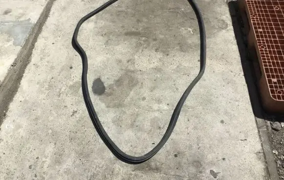 Chrysler Pacifica Rear door rubber seal (on body) OEM