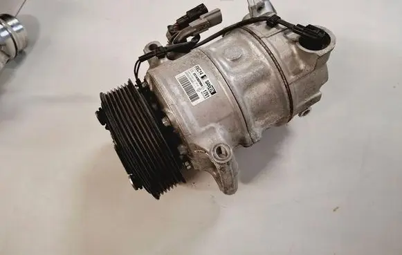 Renault Scenic IV - Grand scenic IV Air conditioning (A/C) compressor (pump) 926001268R