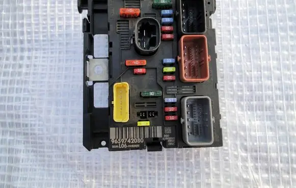 Peugeot 307 BSM Control unit BSML06 9659742080