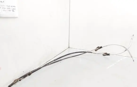 Handbrake/parking brake wiring cable