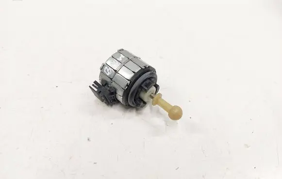 BMW 3 E90 E91 Headlight level adjustment motor 93856301 89390259