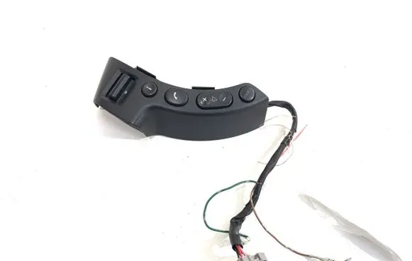 Nissan Qashqai Steering wheel buttons/switches 