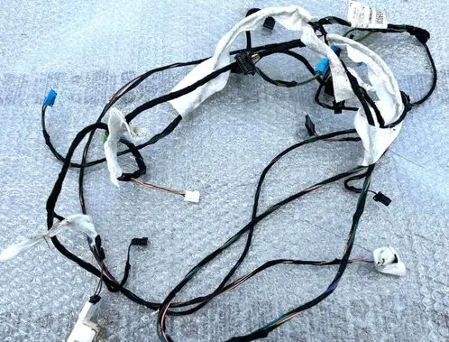 Mercedes-Benz GLA W156 X156 Electric sunroof installation A1565403807 A2465402710
