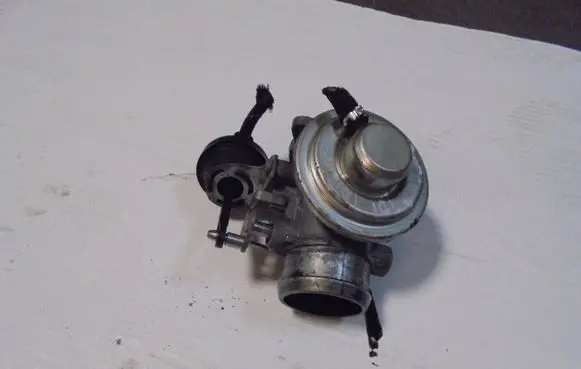 Seat Ibiza II (6k) EGR valve 038131501E