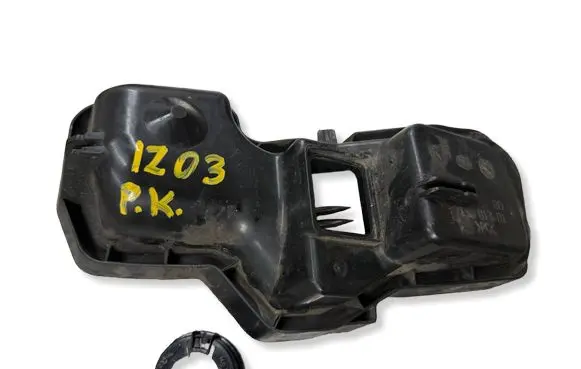 Audi A6 S6 C5 4B Headlight/headlamp dust cover 15381301