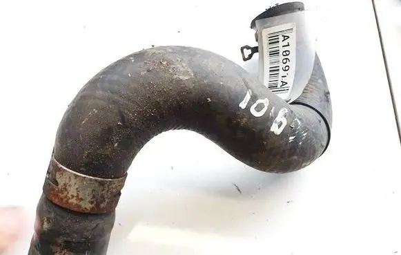 Toyota Yaris Engine coolant pipe/hose