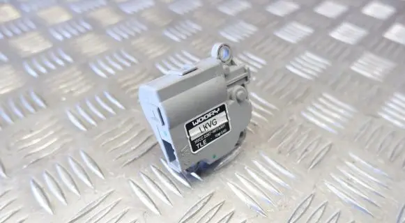 Hyundai Tucson TL A/C air flow flap actuator/motor D267NFFAA01