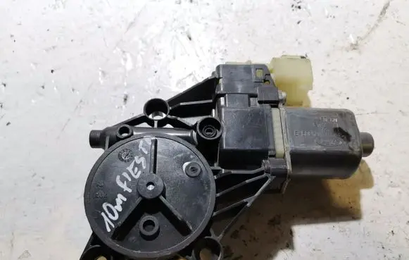 Ford Fiesta Front door window regulator motor 0130822404