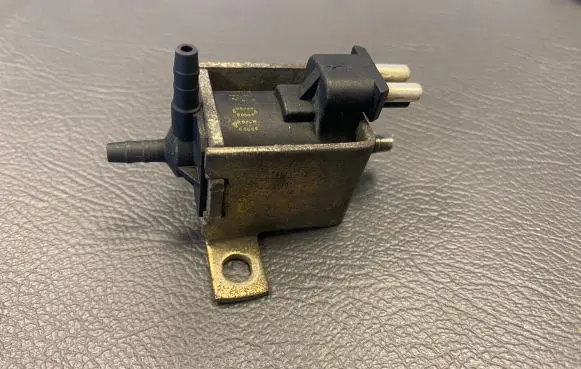 Mercedes-Benz G W461 W463 1st Gen Turbo solenoid valve A0015408697