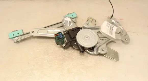 Nissan Juke I F15 Rear window lifting mechanism without motor 