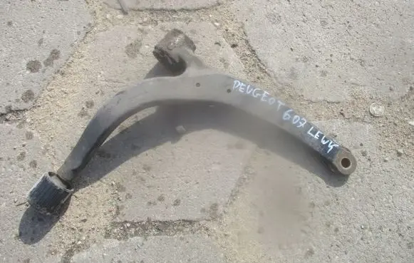 Peugeot 607 Front lower control arm/wishbone