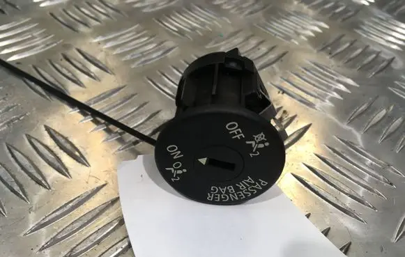 Passenger airbag on/off switch