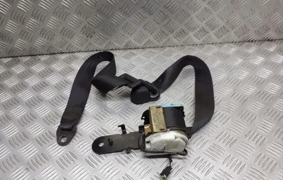 Chrysler 300M Front seatbelt